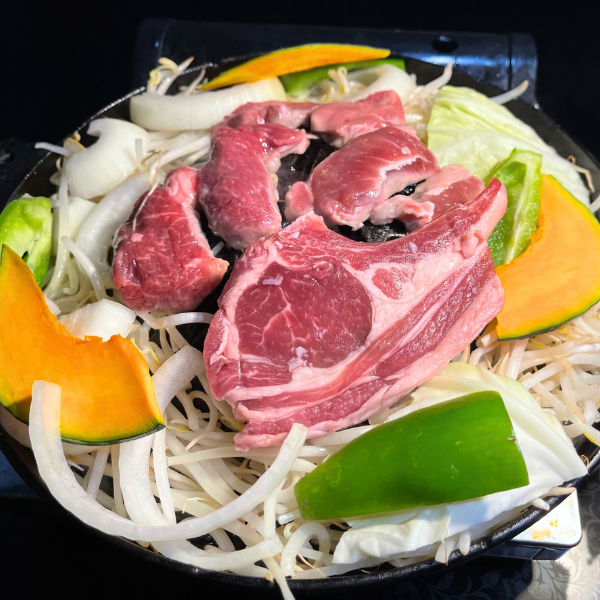 ラム肉　ジンギスカン鍋　鉄鍋　ラムチョップ　ジビエ　鹿肉　野菜